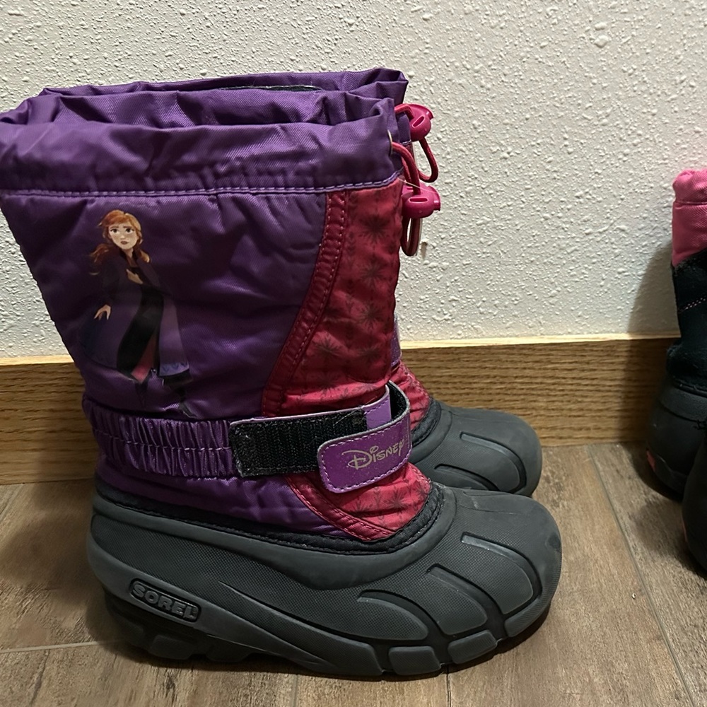 Disney x Sorel Anna winter boots